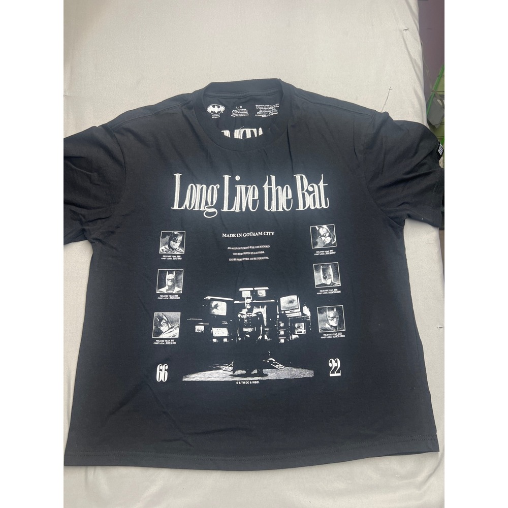 Batman The Theatrical Collection Long Live the Bat Graphic T-Shirt Black LG